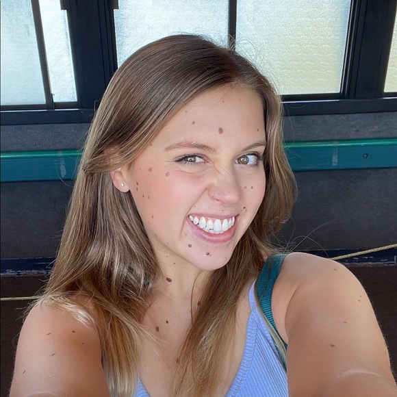 Meet your Posher, Megan - Picture 1 of 1